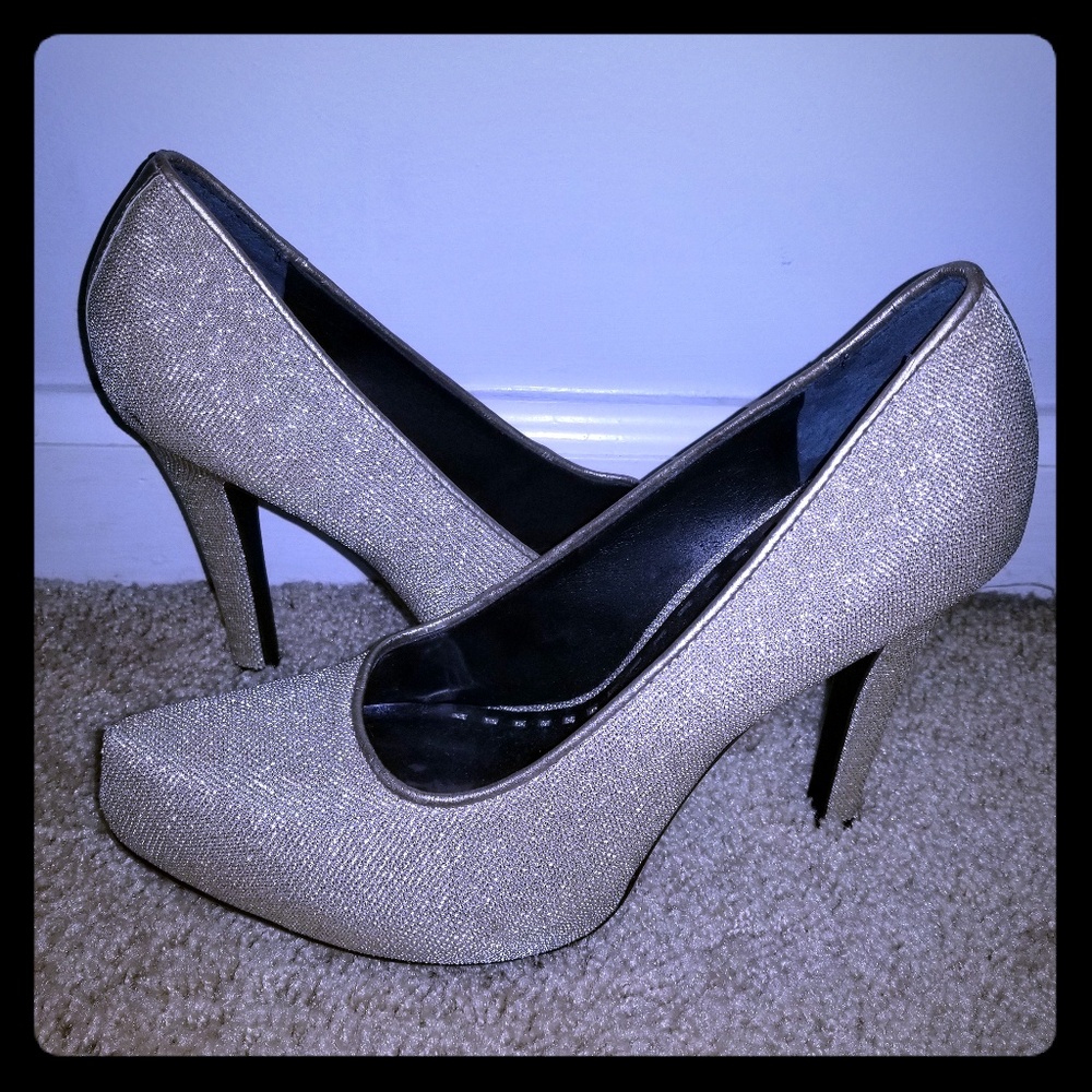 Gold Gianni Bini Pumps